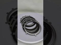 Le freinage doit être effectué à l'aide d'un dispositif de freinage à freinage.