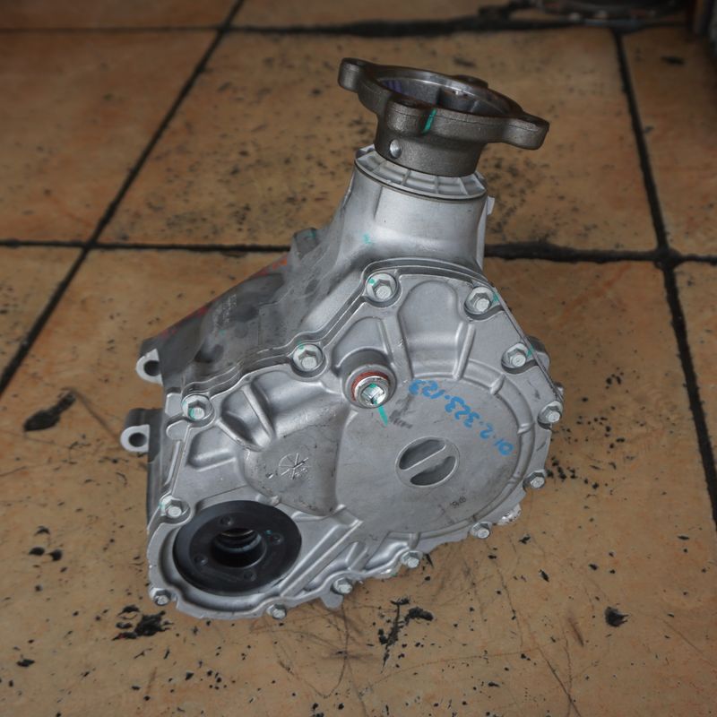 9L8Z7A103D 9L8Z7A103J Cas de transfert différentiel Pour Mazda CX9 6F35 Système de châssis automatique utilisé