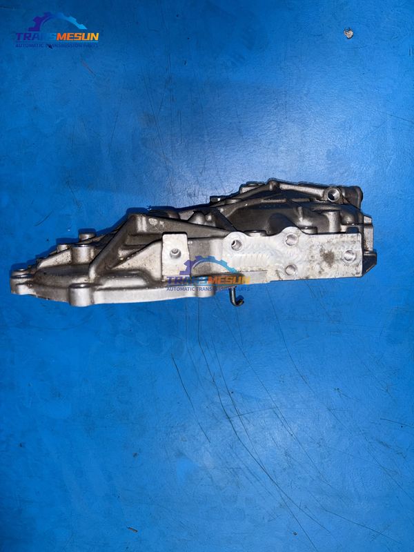 Couvercle arrière du carter de transmission CVT K114 avec cinq trous de fixation pour la transmission CVT 2.0L du modèle Toyota C-HR 2019.
